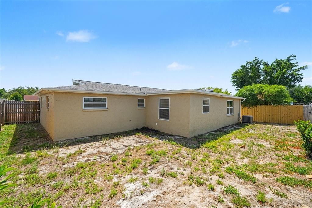 En Venta: $295,000 (3 camas, 2 baños, 1408 Pies cuadrados)