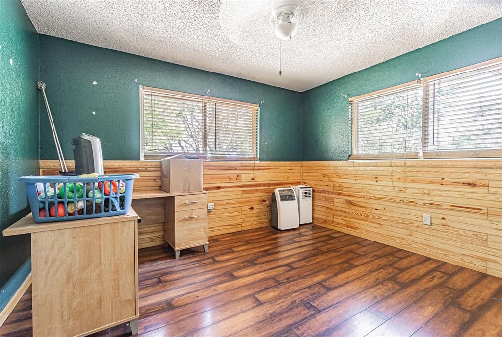 Active With Contract: $329,900 (4 beds, 2 baths, 2208 Square Feet)
