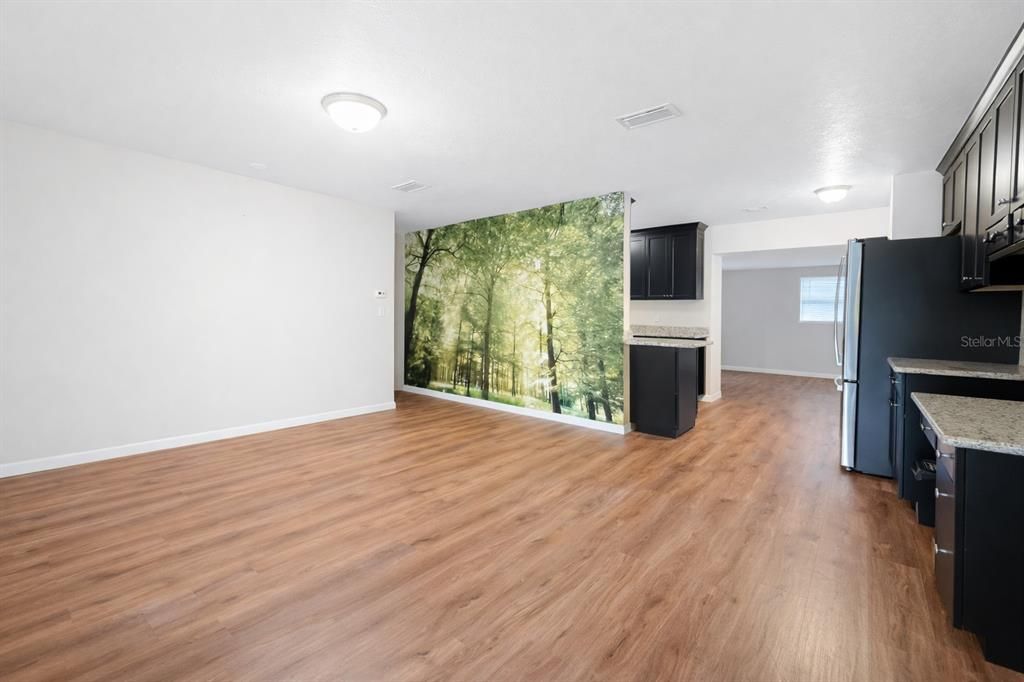 Activo con contrato: $239,900 (3 camas, 2 baños, 1276 Pies cuadrados)