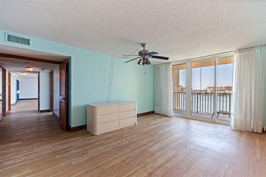 На продажу: $699,000 (2 спален, 2 ванн, 1980 Квадратных фут)