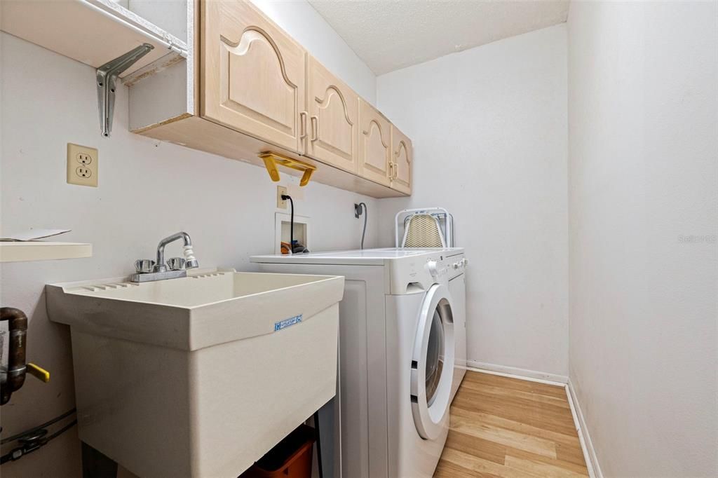 На продажу: $699,000 (2 спален, 2 ванн, 1980 Квадратных фут)