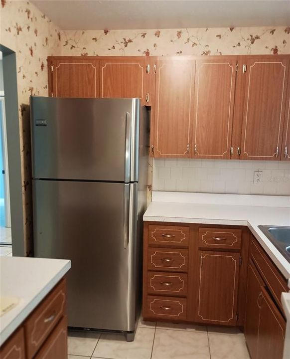 Active With Contract: $1,100 (1 beds, 1 baths, 576 Square Feet)