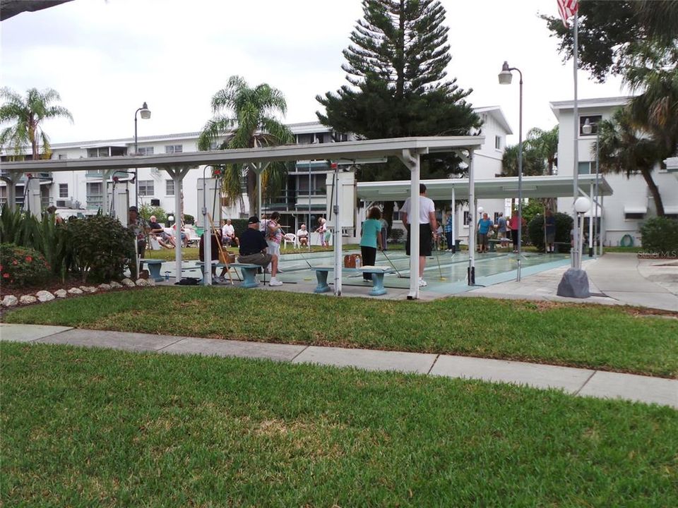 Active With Contract: $1,100 (1 beds, 1 baths, 576 Square Feet)