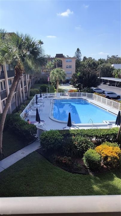 For Rent: $1,300 (2 beds, 1 baths, 845 Square Feet)