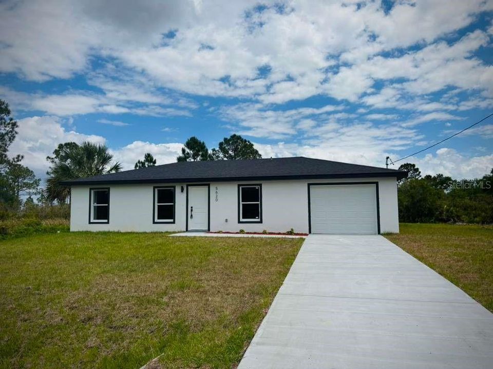 For Sale: $264,999 (3 beds, 2 baths, 1036 Square Feet)