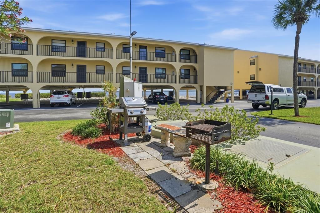 For Sale: $150,000 (2 beds, 2 baths, 1150 Square Feet)