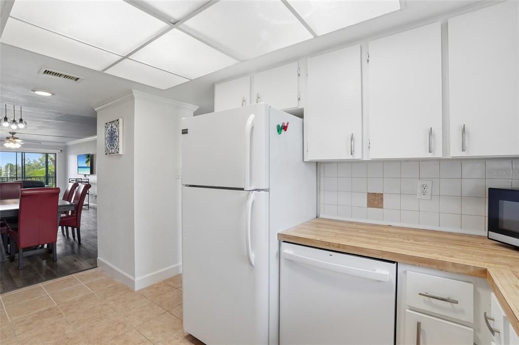 For Sale: $150,000 (2 beds, 2 baths, 1150 Square Feet)