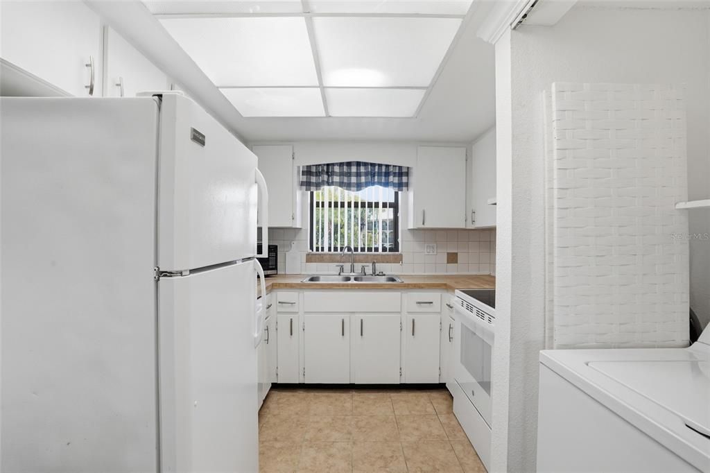 For Sale: $150,000 (2 beds, 2 baths, 1150 Square Feet)