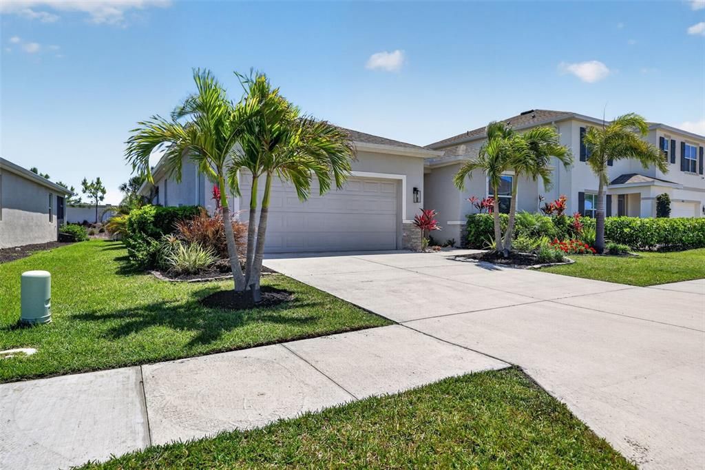 Active With Contract: $515,000 (4 beds, 2 baths, 2045 Square Feet)