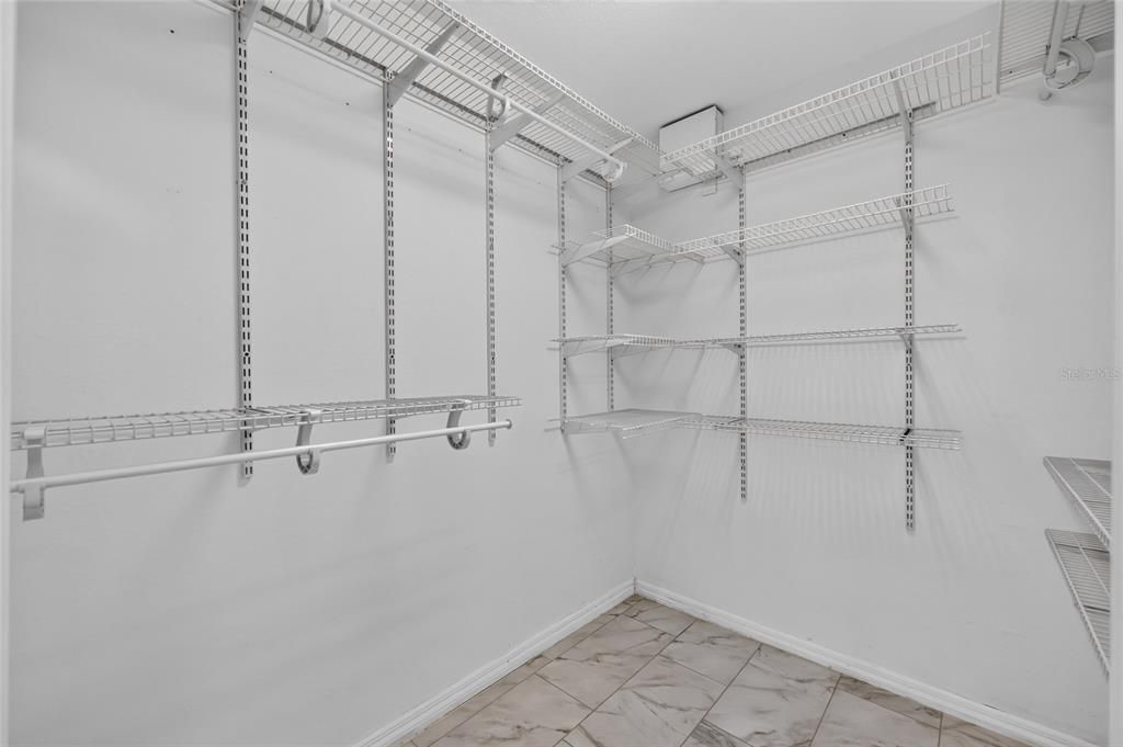 На продажу: $449,900 (4 спален, 2 ванн, 2355 Квадратных фут)