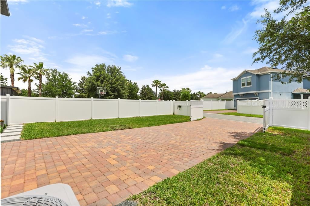 Active With Contract: $625,000 (4 beds, 2 baths, 2751 Square Feet)