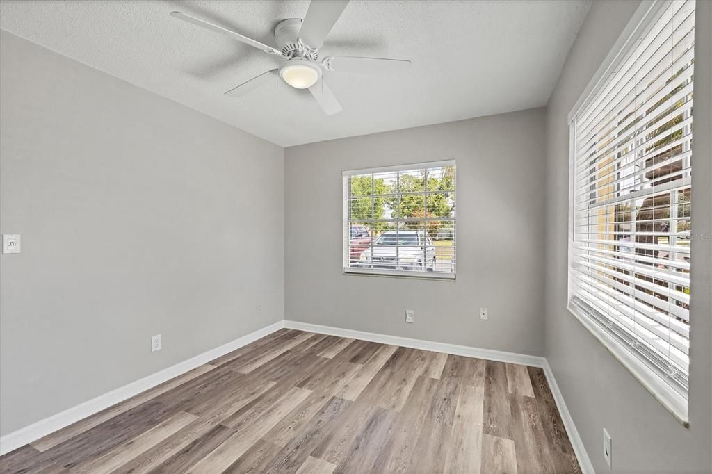 Active With Contract: $1,700 (2 beds, 1 baths, 1022 Square Feet)
