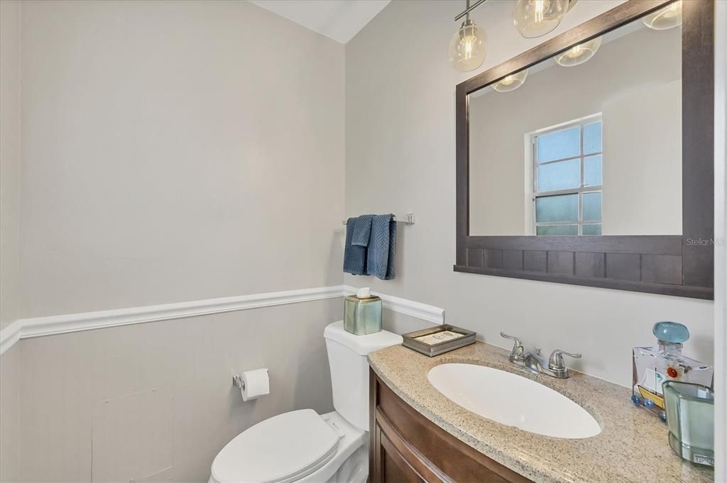 Active With Contract: $1,700 (2 beds, 1 baths, 1022 Square Feet)
