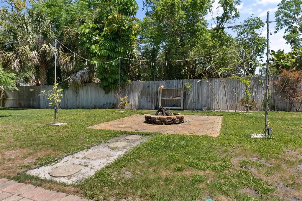 待售: $536,250 (4 贝兹, 2 浴室, 2740 平方英尺)