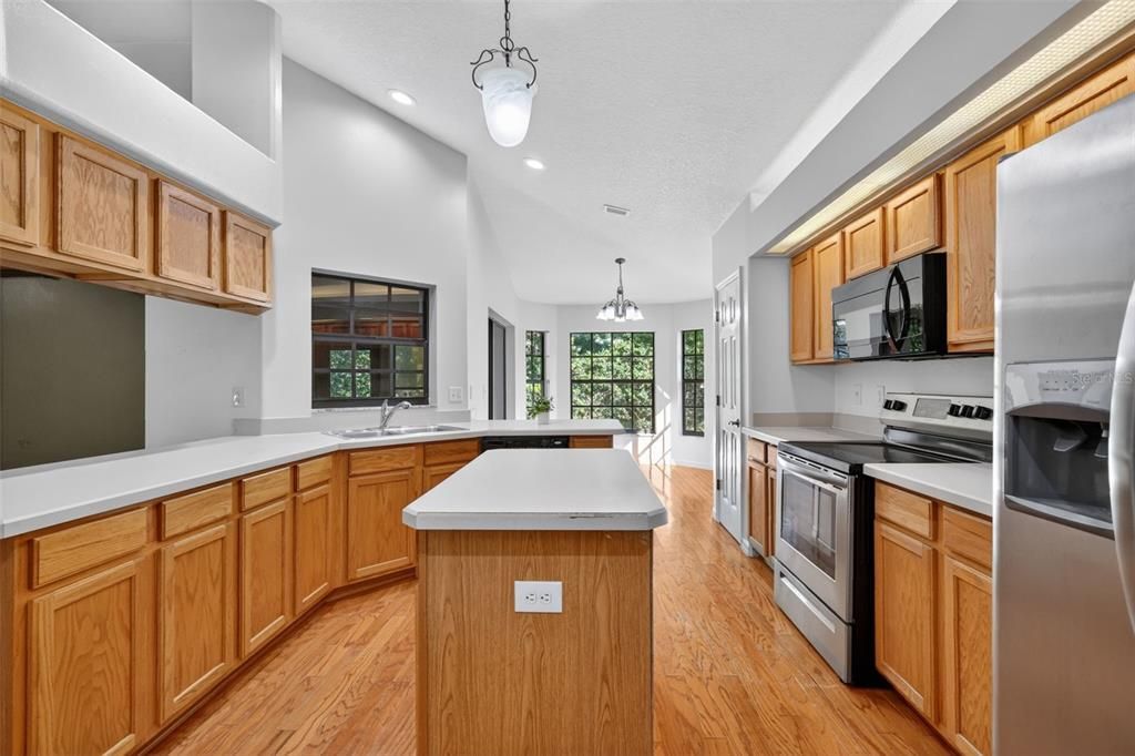 Active With Contract: $339,900 (4 beds, 3 baths, 2002 Square Feet)