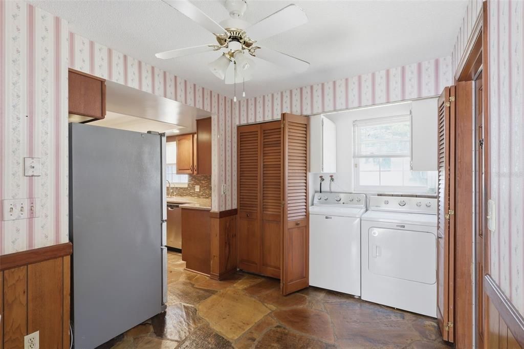 На продажу: $569,000 (4 спален, 3 ванн, 2207 Квадратных фут)