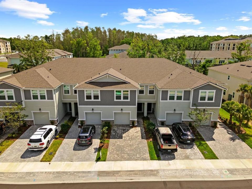 Active With Contract: $2,300 (3 beds, 2 baths, 1888 Square Feet)