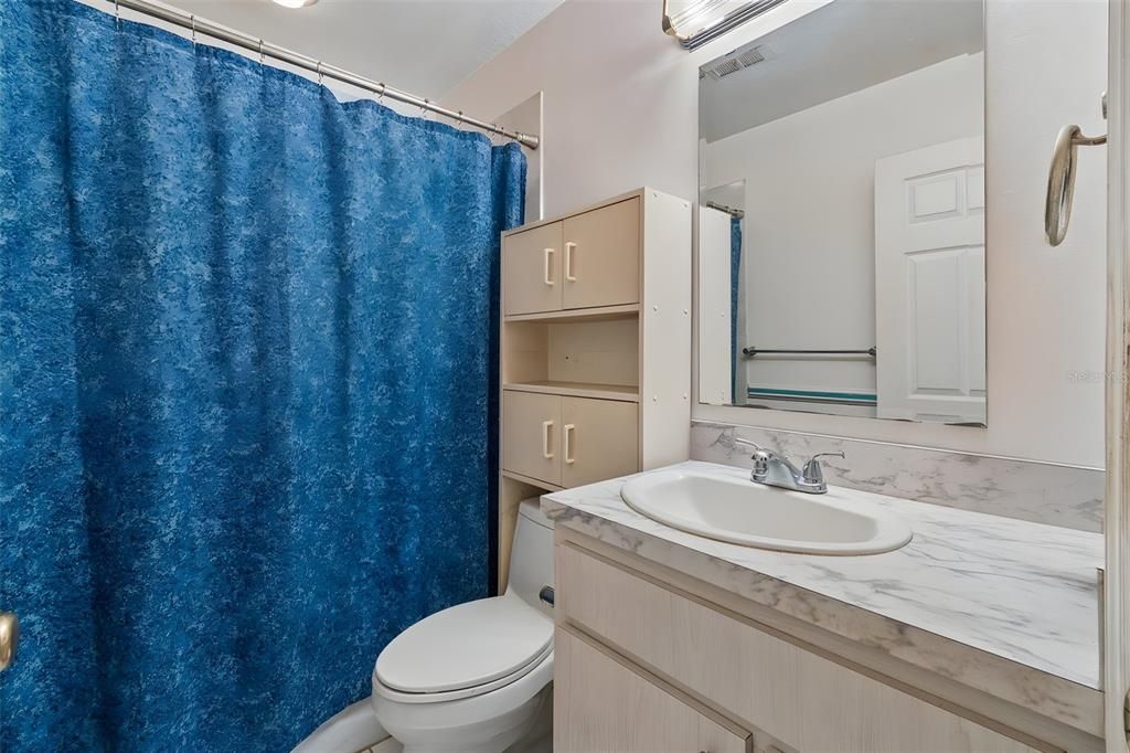 Activo con contrato: $550,000 (2 camas, 1 baños, 1541 Pies cuadrados)