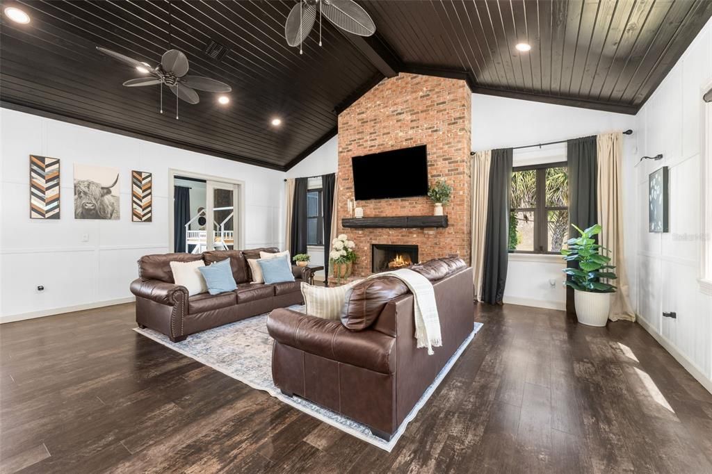 For Sale: $7,849,000 (3 beds, 3 baths, 2286 Square Feet)