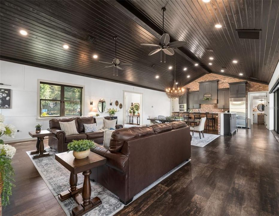 For Sale: $7,849,000 (3 beds, 3 baths, 2286 Square Feet)