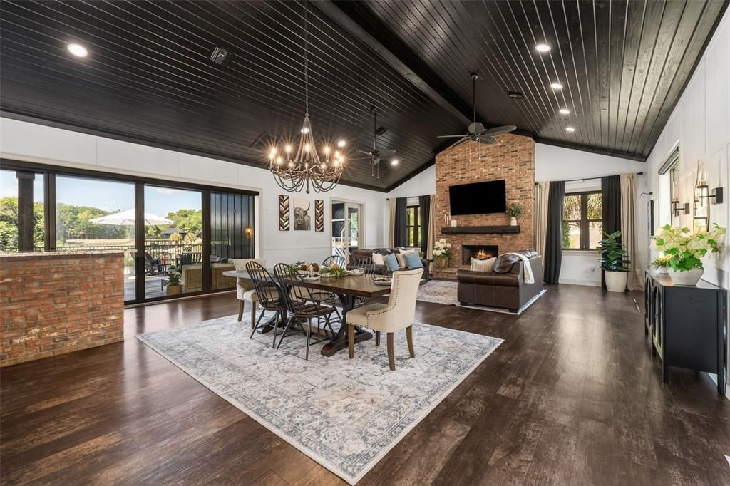 For Sale: $7,849,000 (3 beds, 3 baths, 2286 Square Feet)