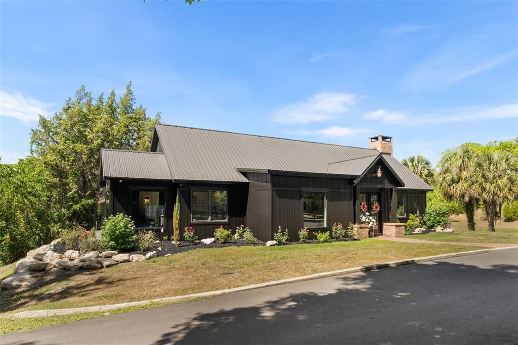 For Sale: $7,849,000 (3 beds, 3 baths, 2286 Square Feet)