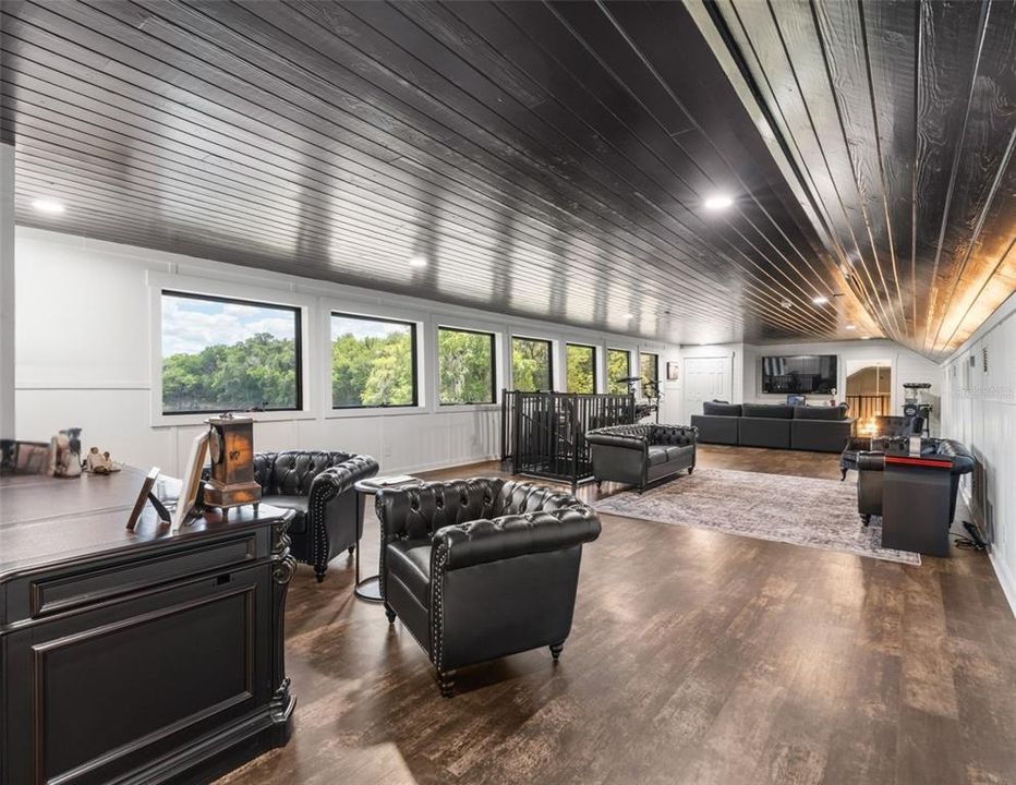 For Sale: $7,849,000 (3 beds, 3 baths, 2286 Square Feet)