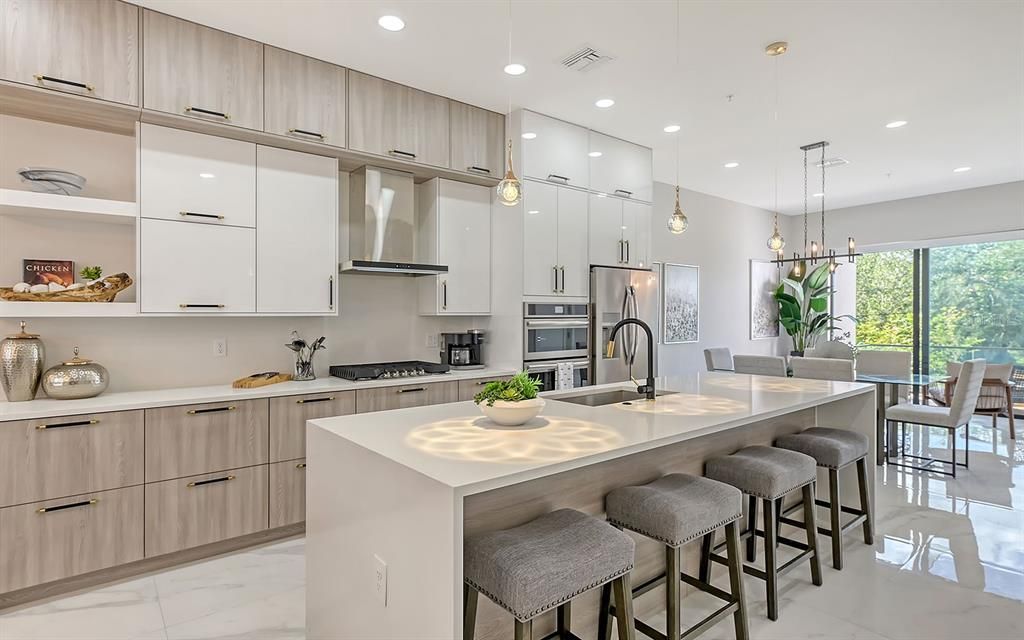 En Venta: $1,645,000 (4 camas, 3 baños, 2847 Pies cuadrados)