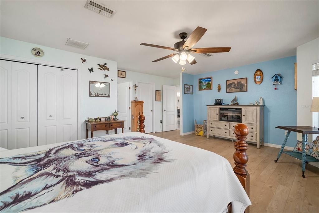 For Sale: $432,000 (3 beds, 2 baths, 2314 Square Feet)