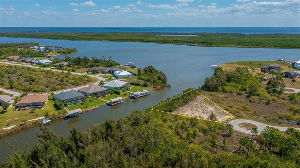 合同活跃: $229,000 (0.38 acres)