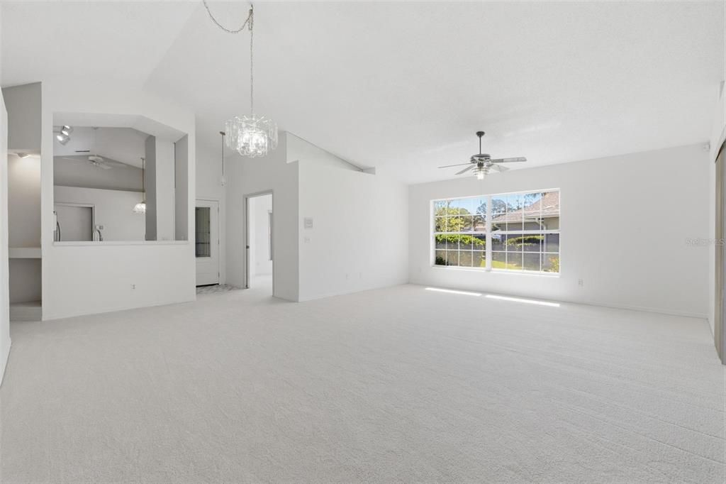 Activo con contrato: $315,000 (3 camas, 2 baños, 1837 Pies cuadrados)