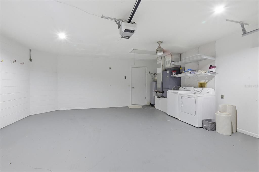 Activo con contrato: $315,000 (3 camas, 2 baños, 1837 Pies cuadrados)