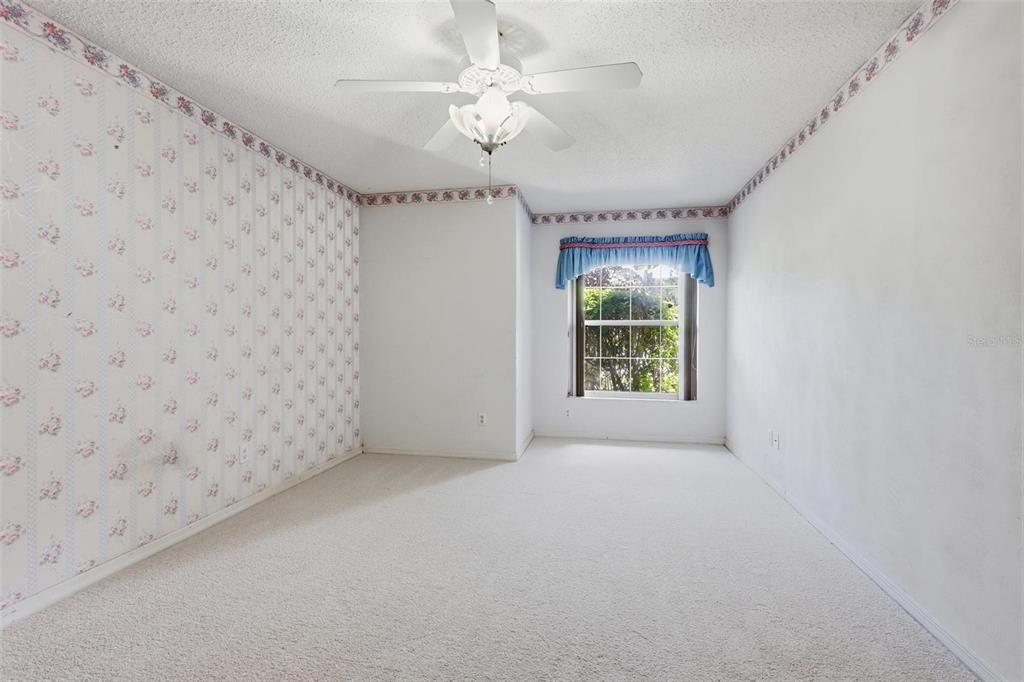 Activo con contrato: $315,000 (3 camas, 2 baños, 1837 Pies cuadrados)