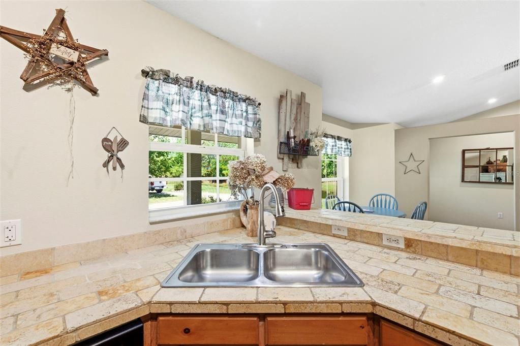 En Venta: $699,900 (3 camas, 2 baños, 1520 Pies cuadrados)