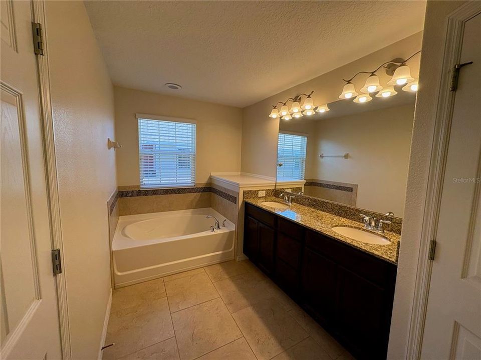 For Rent: $2,800 (3 beds, 3 baths, 2288 Square Feet)