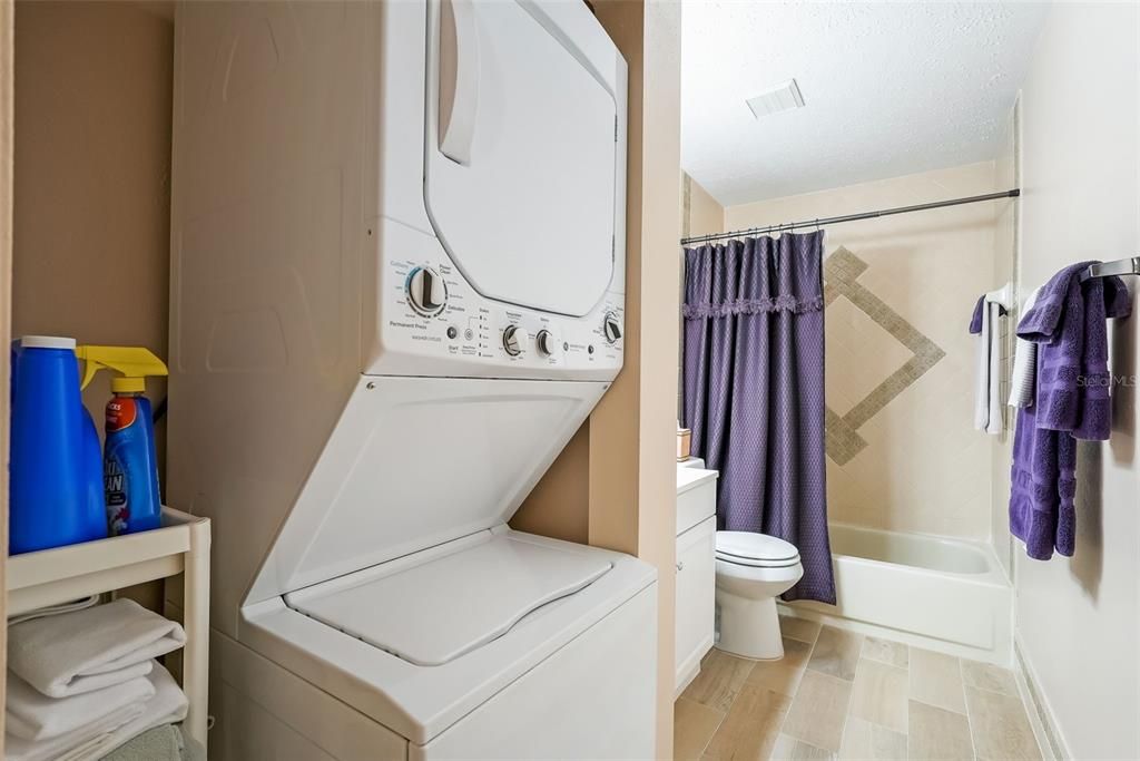 Active With Contract: $108,000 (2 beds, 2 baths, 1010 Square Feet)