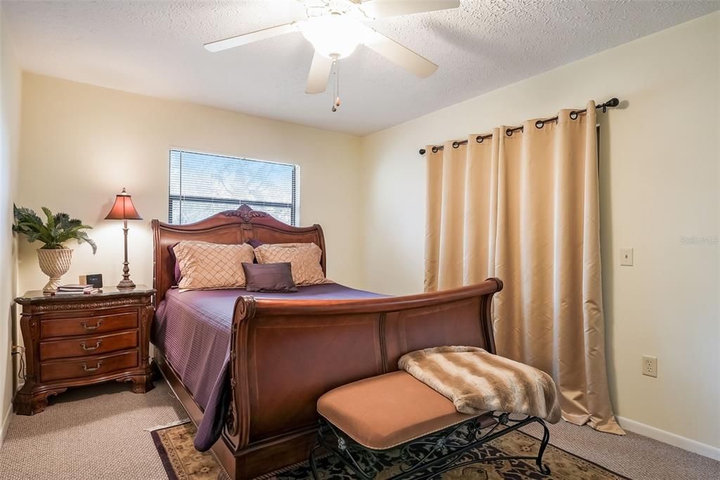 Active With Contract: $108,000 (2 beds, 2 baths, 1010 Square Feet)