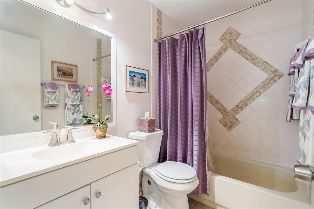 Active With Contract: $108,000 (2 beds, 2 baths, 1010 Square Feet)