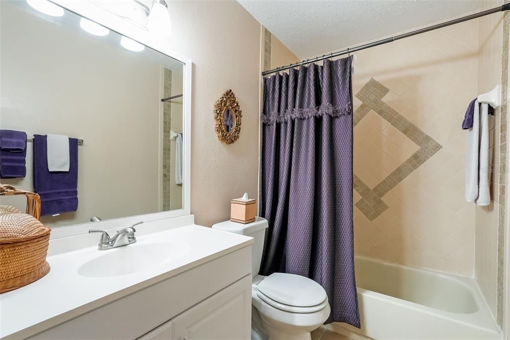 Active With Contract: $108,000 (2 beds, 2 baths, 1010 Square Feet)
