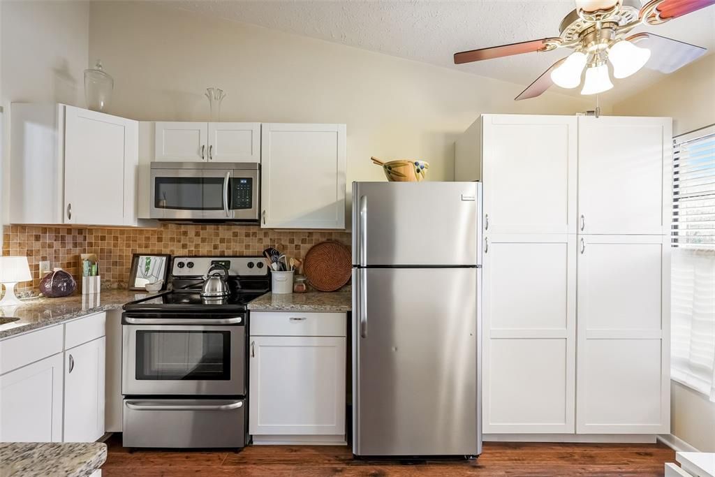 Active With Contract: $108,000 (2 beds, 2 baths, 1010 Square Feet)