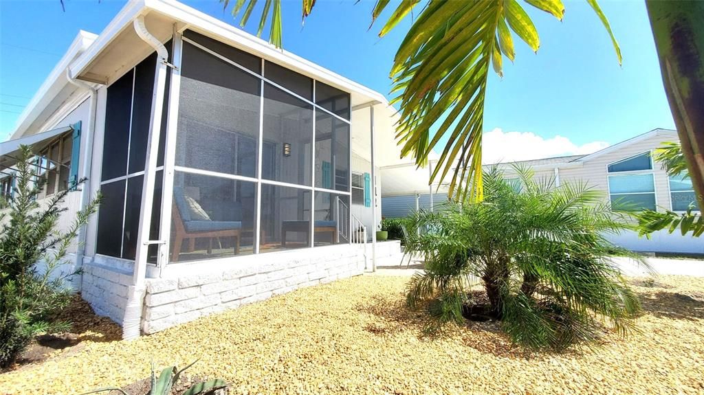 For Rent: $1,550 (2 beds, 2 baths, 984 Square Feet)