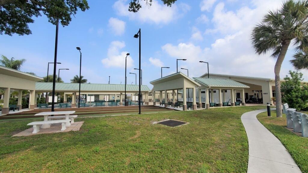 For Rent: $1,550 (2 beds, 2 baths, 984 Square Feet)