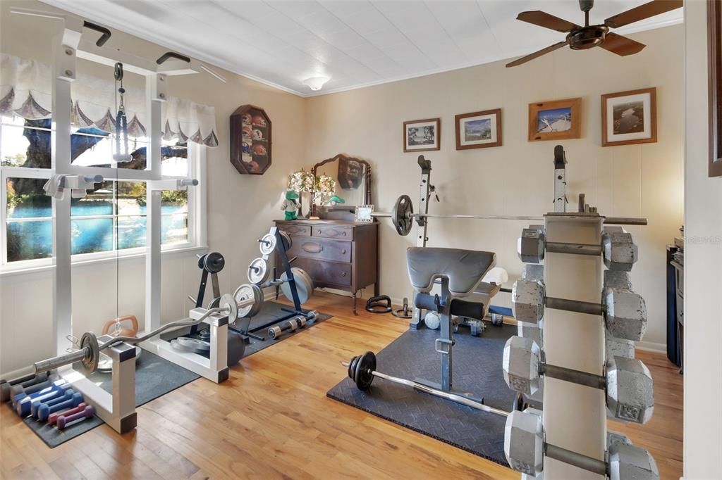 For Sale: $899,000 (2 beds, 1 baths, 1745 Square Feet)