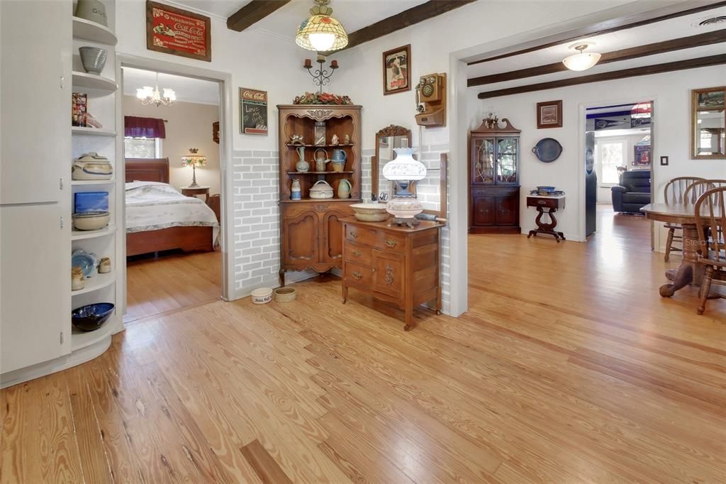 For Sale: $899,000 (2 beds, 1 baths, 1745 Square Feet)