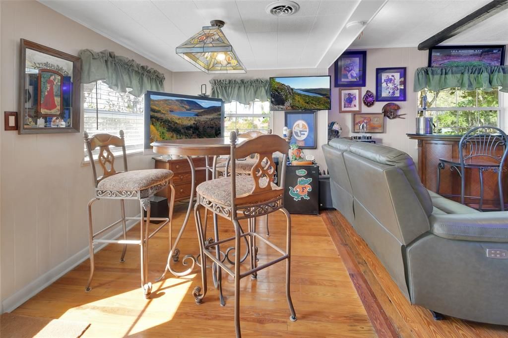 For Sale: $899,000 (2 beds, 1 baths, 1745 Square Feet)