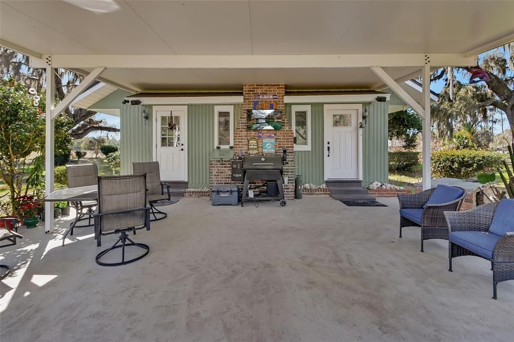 For Sale: $899,000 (2 beds, 1 baths, 1745 Square Feet)