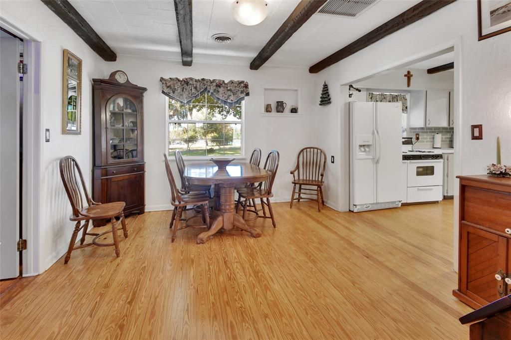 For Sale: $899,000 (2 beds, 1 baths, 1745 Square Feet)