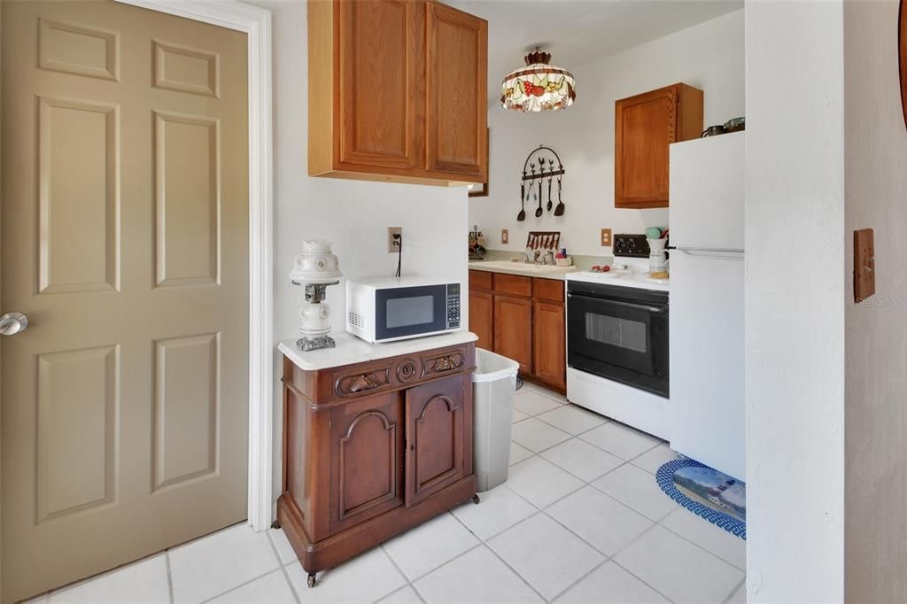 For Sale: $899,000 (2 beds, 1 baths, 1745 Square Feet)