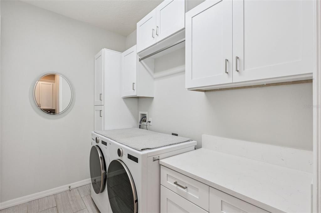 Activo con contrato: $795,000 (4 camas, 3 baños, 3212 Pies cuadrados)