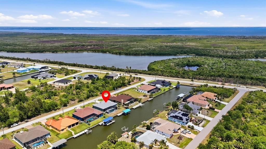 Activo con contrato: $675,000 (3 camas, 2 baños, 2036 Pies cuadrados)